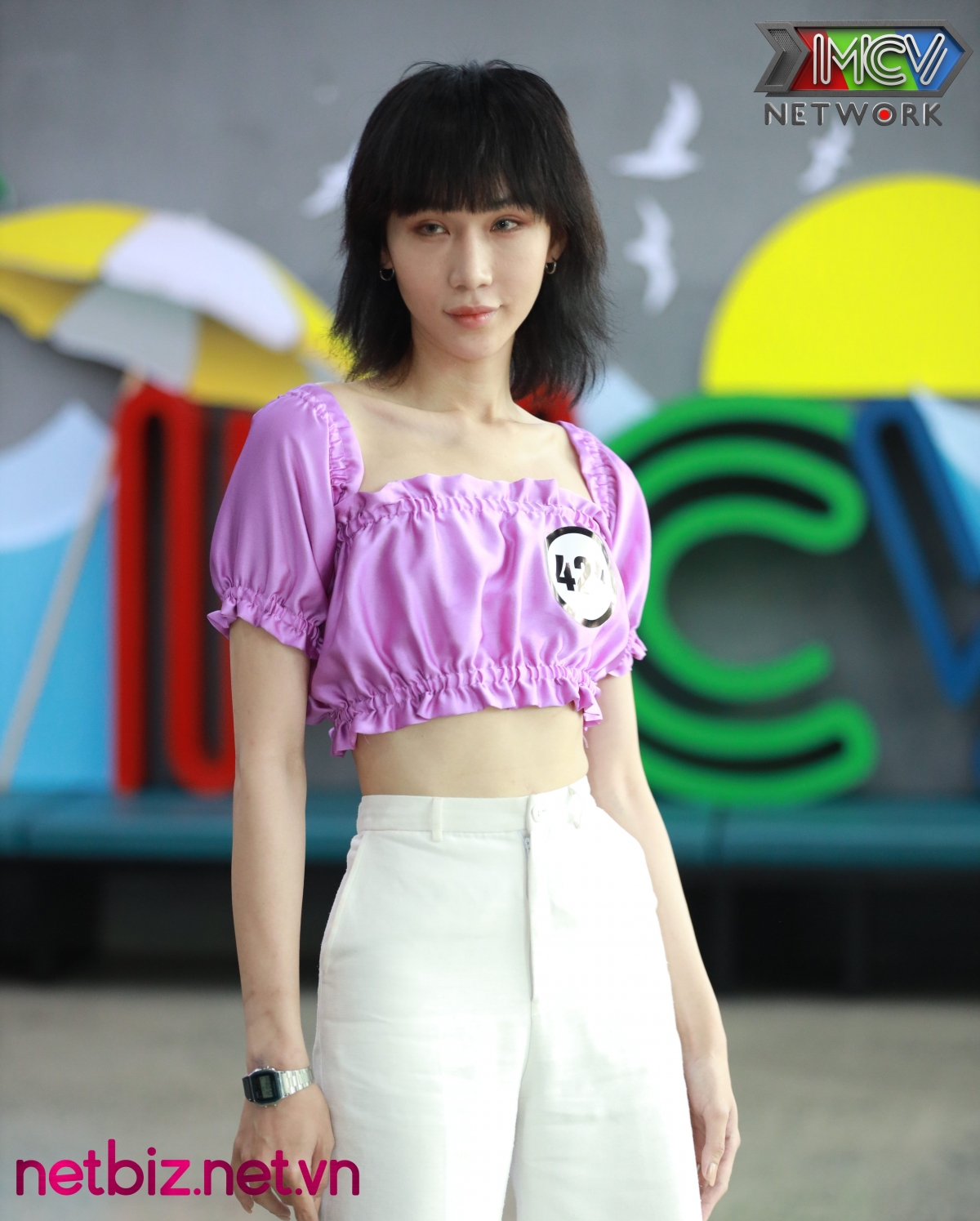 Dàn mẫu trẻ đổ bộ buổi casting show thời trang của NTK Hà Linh Thư, siêu mẫu Xuân Lan nhắc nhở các thí sinh phải tự tin