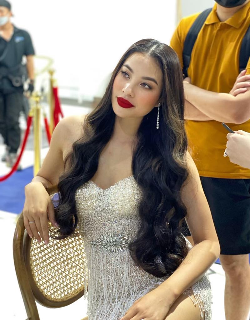 'Hoa hậu quốc dân' Phạm Hương hội ngộ cùng siêu mẫu Hà Anh khiến ai cũng tò mò
