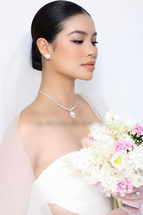 Lộ diện ảnh cưới của Hoa hậu Phạm Hương được chụp tại Việt Nam