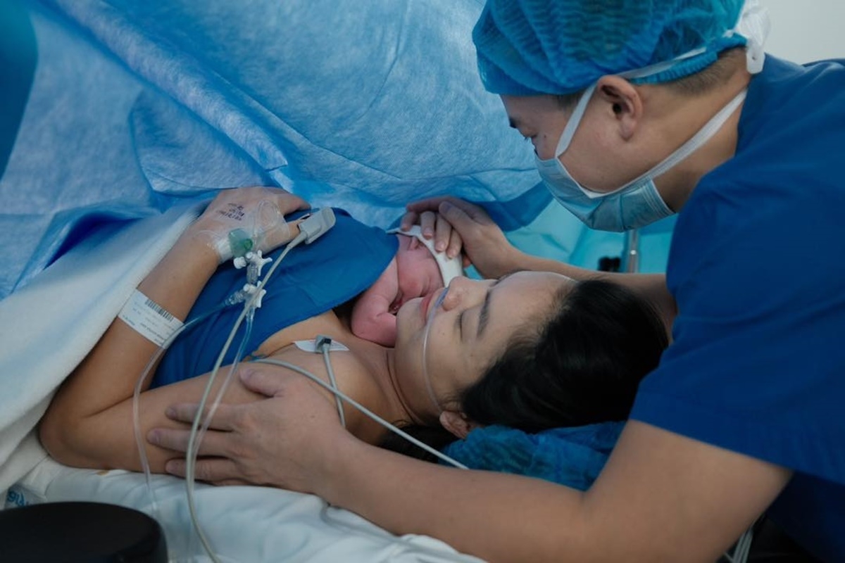 Phạm Quỳnh Anh chia sẻ niềm vui khi đón con gái thứ 3 chào đời