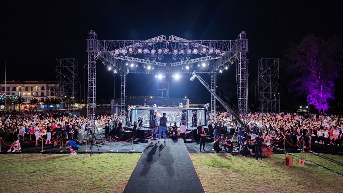 Chật cứng 2000 khán giả đến xem trực tiếp LION Championship 2022 tại Phú Quốc