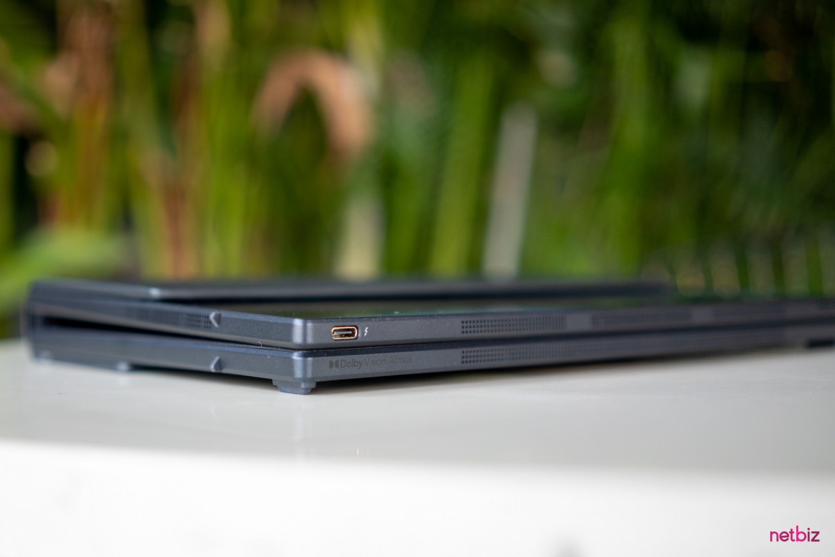 Asus Zenbook 17 Fold OLED ra mắt: Laptop màn hình gập độc đáo, giá 90 triệu đồng