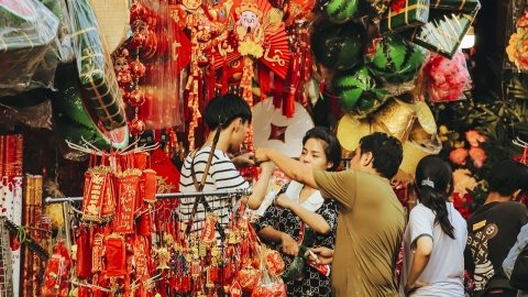 Chợ Lớn những ngày đón xuân: Lộng lẫy sắc đỏ, vàng - rộn ràng chào năm mới