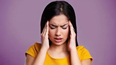 Ảnh hưởng của nhịp sinh học đến chứng đau nửa đầu và đau đầu chùm
