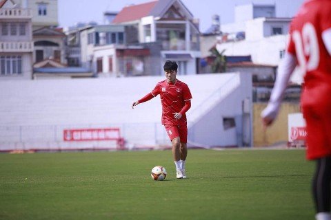 Xuân Trường lần đầu xuất hiện trong đội hình chính thức của Hải Phòng FC