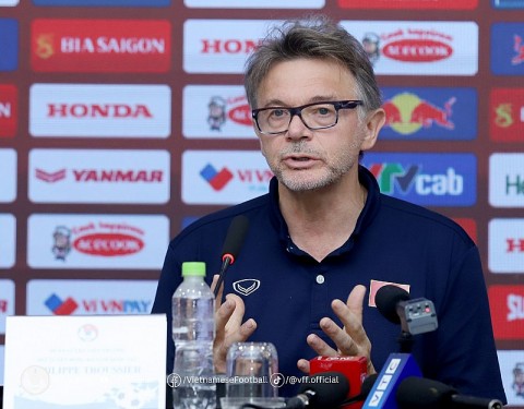 HLV Philippe Troussier ''Quang Hải, Công Phượng chưa xứng đáng lên ĐT Việt Nam''