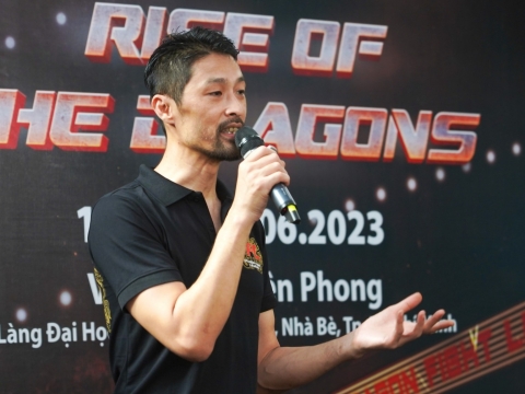 Johnny Trí Nguyễn " Dragon Fight League là bệ phóng cho các võ sĩ hướng tới tương lai"