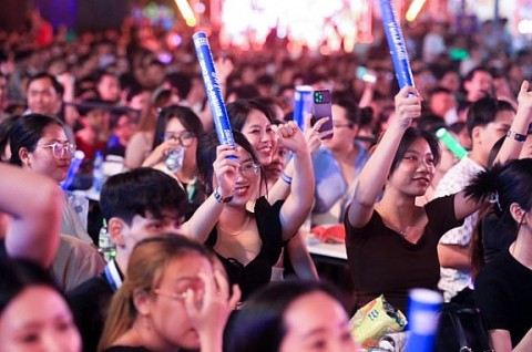 Hơn 200 nghìn khán giả 'thăng hoa' suốt 3 ngày cùng HOZO Super Fest.