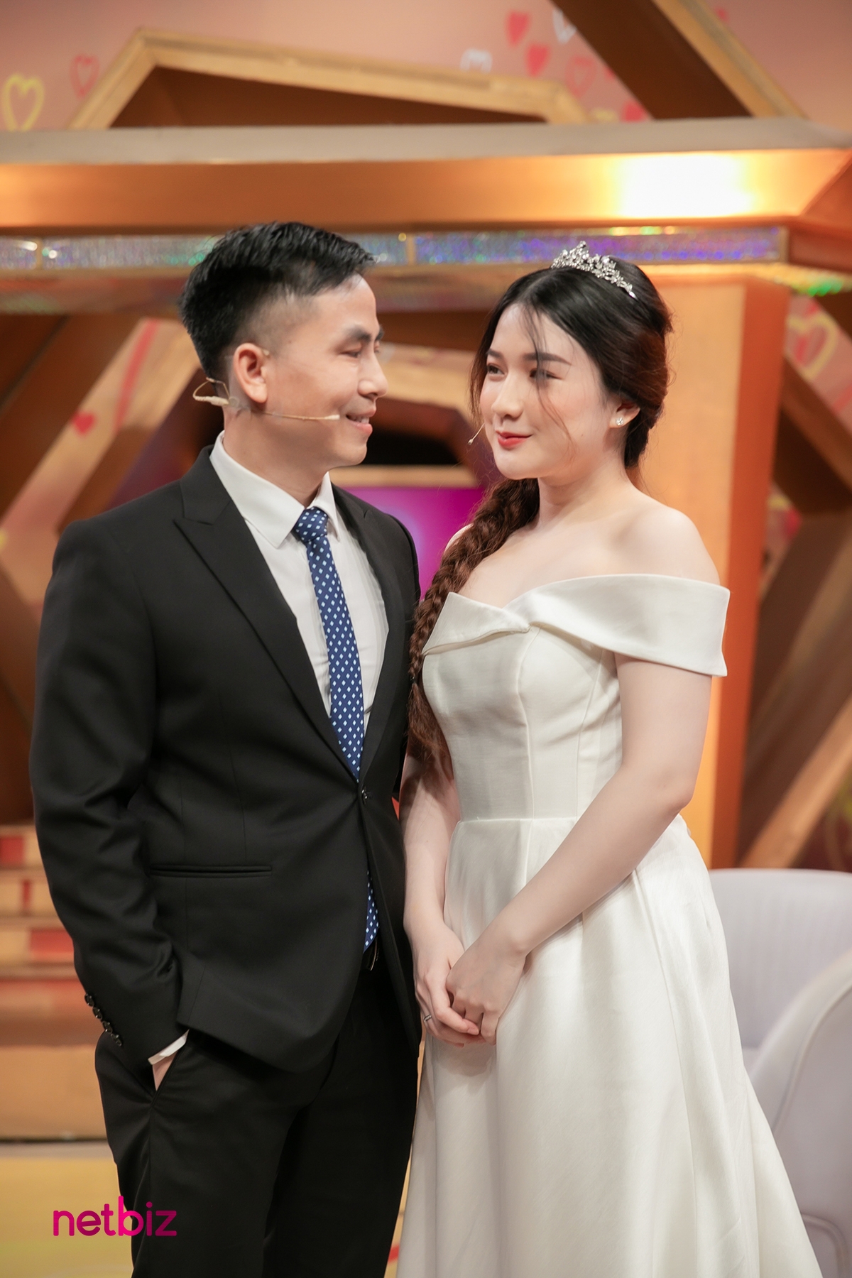 Quen bạn trai lớn hơn 18 tuổi, nàng bác sĩ bị gia đình phản đối kịch liệt và cái kết không ngờ