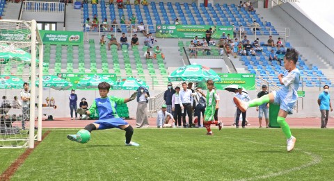 Những bàn thắng tuyệt đẹp của 6 trận chung kết Festival bóng đá học đường 2023